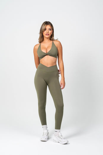 Serene V Front Essential Leggings